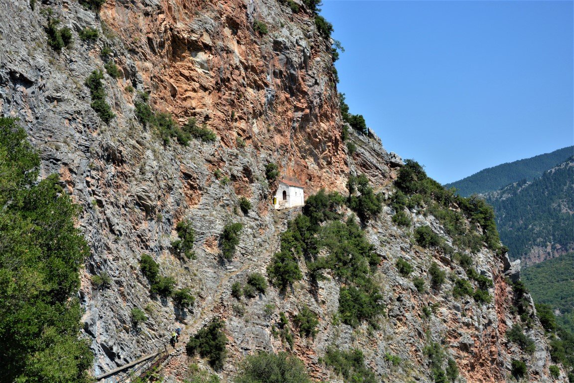 3 day trekking excursion / Krikelopotamos valey > 43km / South Pindos