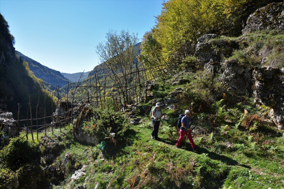 5day trekking excursion / Tzoumerka to Peristeri mt. > 85km / Central Pindos 