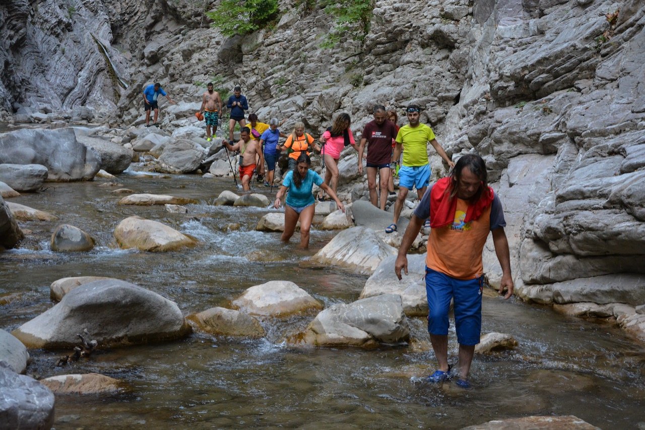 Exp-trek Ορειβασία, Πεζοπορία, Οργάνωση κατασκήνωσης, Διάσχιση ποταμών, Καταβάσεις φαραγγιών